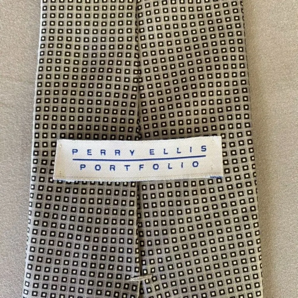 Perry Ellis Portfolio Silk Tie Gray Black Small Square Geometric USA 57